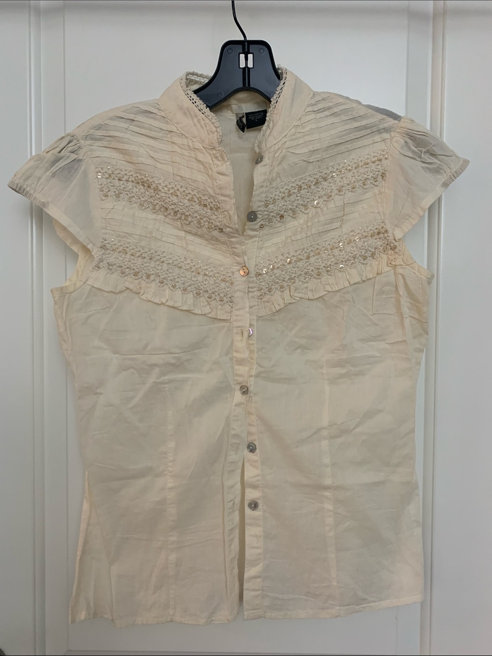 Passport Cream Embellished Button-Down Cap-Sleeve Blouse Size L